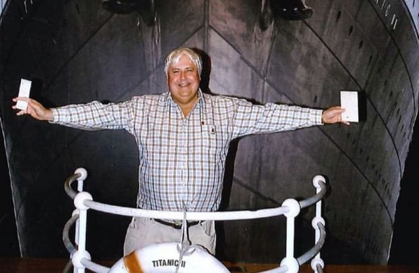 clive-palmer-titanic-ii standing in front
